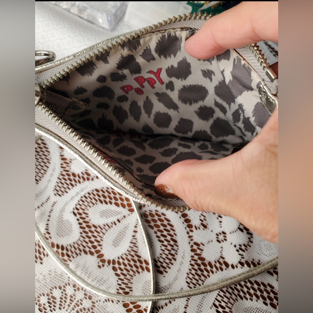 SOLD Gorgeous Coach Poppy Sequin Limited Edition Small Bag Purse with 2 Purse… - Picture 3 of 10